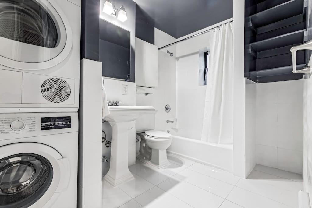 Gorgeous & Bright 3Bdr & 1Bth In Midtown Manhattan New York Exterior foto